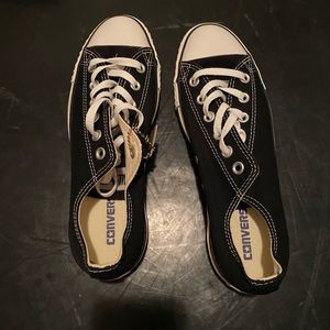 Never worn Converse